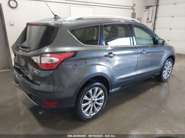 1FMCU9J90JUD60524 Ford Escape Titanium
