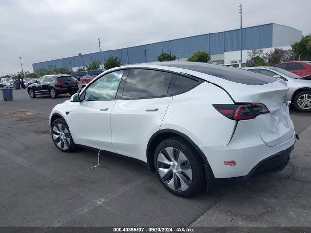 2023 TESLA MODEL Y 7SAYGAEE8PF812623 Photo 2