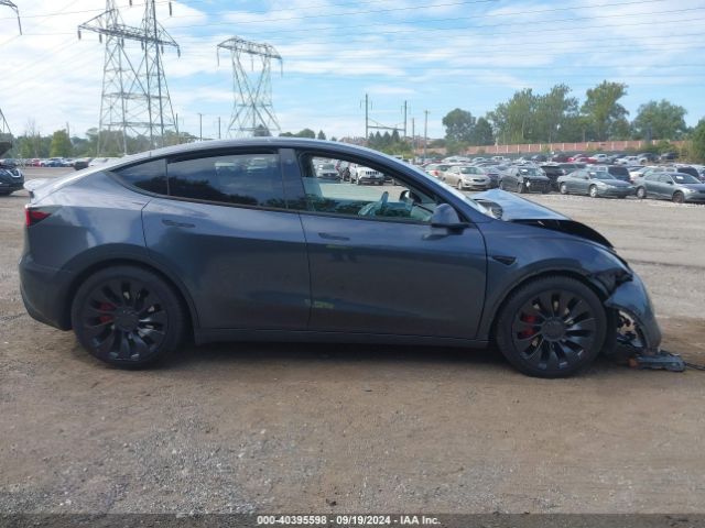 7SAYGDEF2NF549262 Tesla Model Y Performance Dual Motor All-wheel Drive