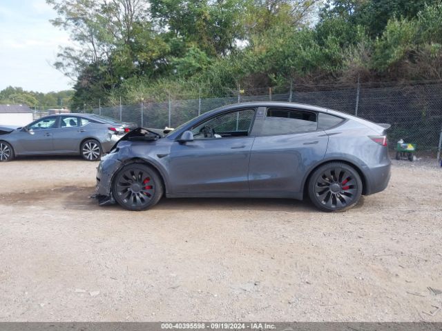 7SAYGDEF2NF549262 Tesla Model Y Performance Dual Motor All-wheel Drive