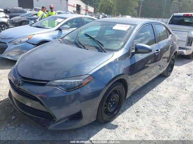 Toyota COROLLA LE 2018 2T1BURHE6JC099478 Image 2
