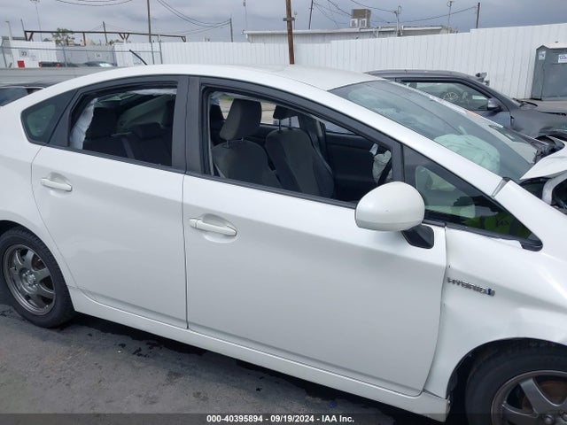 Toyota Prius Two 2014 JTDKN3DU7E0356607 Image 13