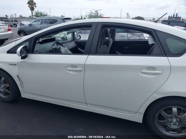 Toyota Prius Two 2014 JTDKN3DU7E0356607 Image 14