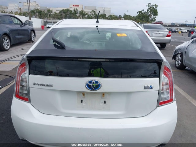 Toyota Prius Two 2014 JTDKN3DU7E0356607 Image 16