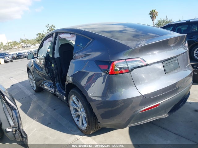 2023 TESLA MODEL Y 7SAYGDEE8PF920614 Photo 2