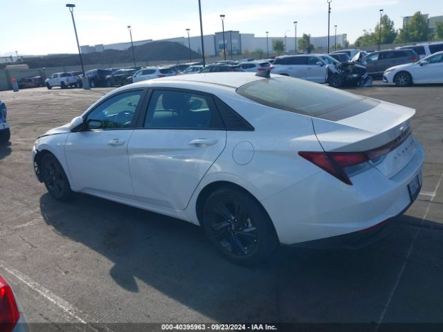 5NPLS4AG2NH068188 Hyundai ELANTRA SEL