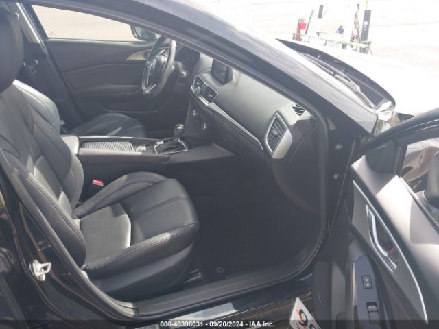 3MZBN1L30JM223415 Mazda Mazda3 Touring