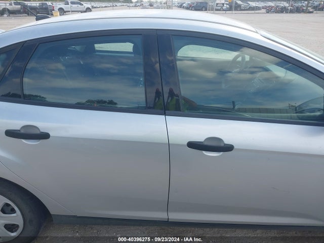 Ford FOCUS S 2017 1FADP3E27HL212726 Image 13