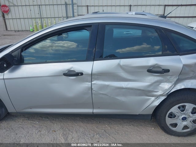 Ford FOCUS S 2017 1FADP3E27HL212726 Image 14