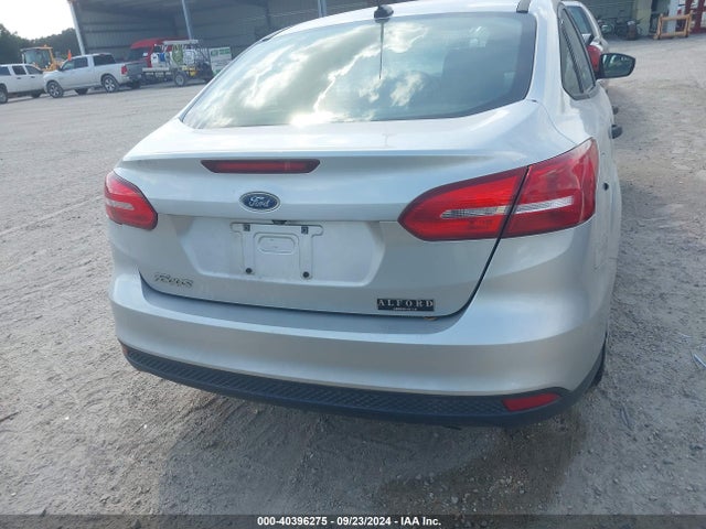 Ford FOCUS S 2017 1FADP3E27HL212726 Image 16