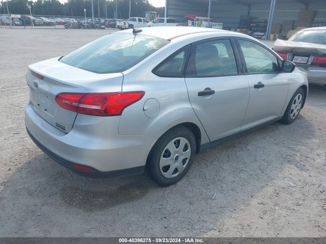 Ford FOCUS S 2017 1FADP3E27HL212726 Image 4