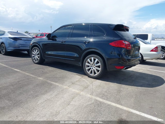 2012 PORSCHE CAYENNE WP1AB2A26CLA47951 Photo 2