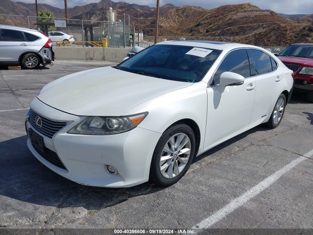 JTHBW1GG1E2058824 Lexus ES 300H