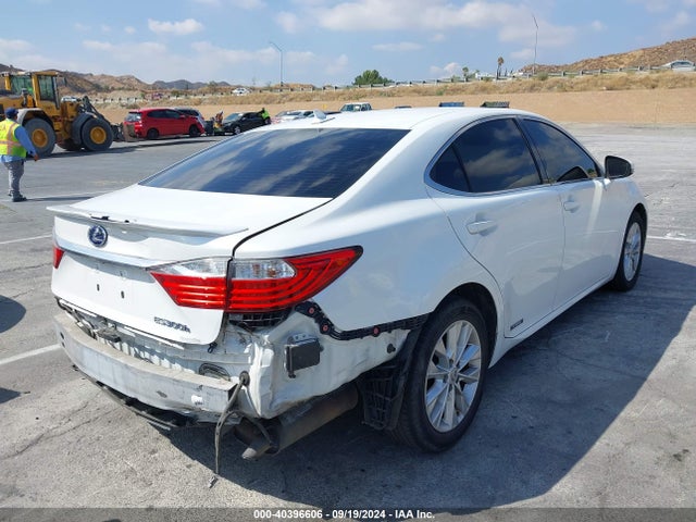 JTHBW1GG1E2058824 Lexus ES 300H