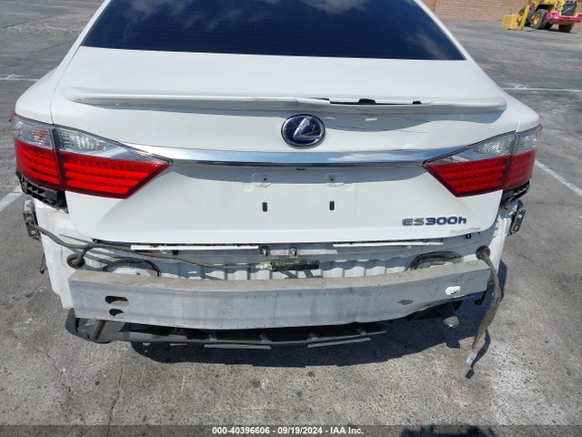 JTHBW1GG1E2058824 Lexus ES 300H