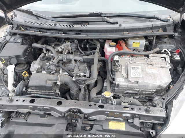 Toyota Prius C Two 2015 JTDKDTB34F1579678 Image 10