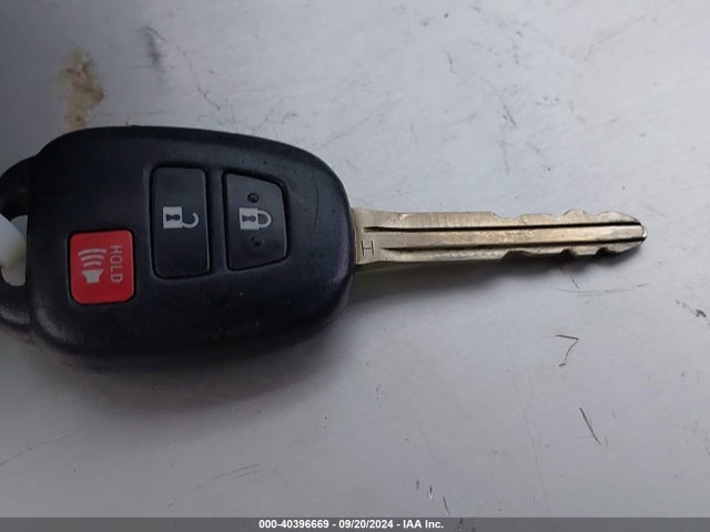 Toyota Prius C Two 2015 JTDKDTB34F1579678 Image 11
