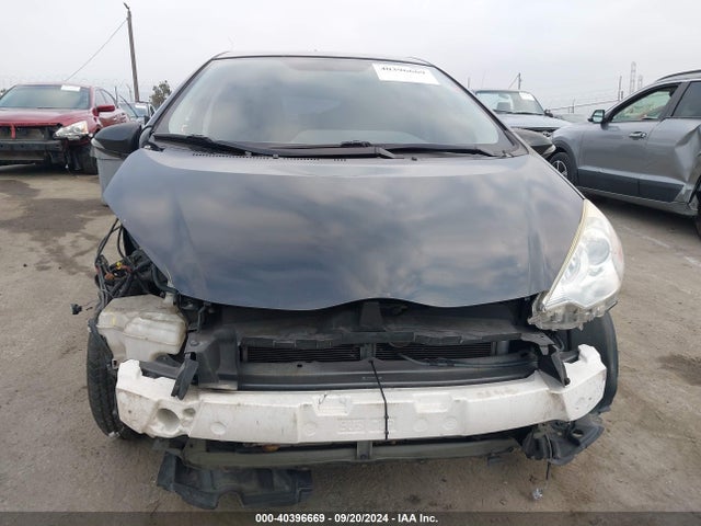 Toyota Prius C Two 2015 JTDKDTB34F1579678 Image 13