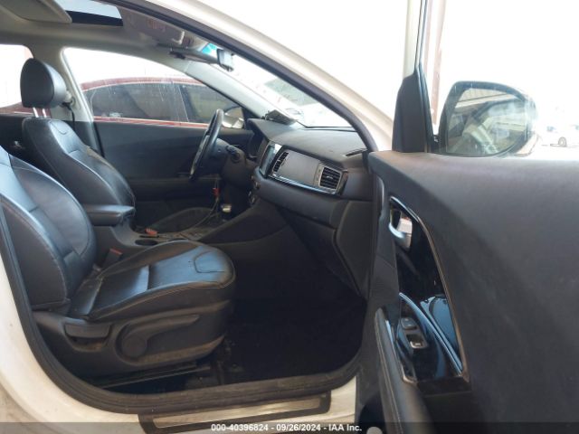 KNDCE3LC4H5042059 KIA Niro Touring