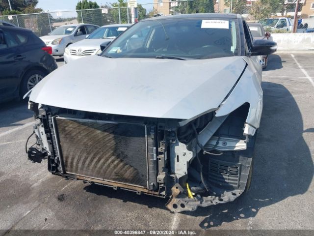 1N4AA6AP0JC387395 Nissan Maxima 3.5 Sl