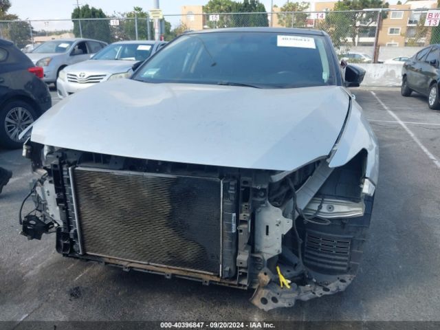1N4AA6AP0JC387395 Nissan Maxima 3.5 Sl