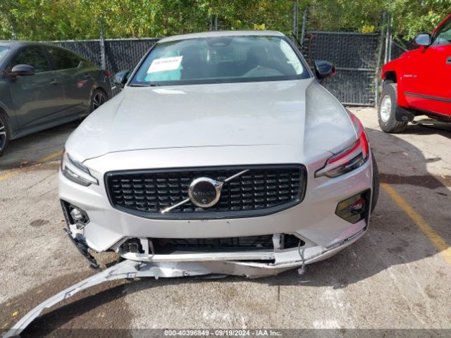 7JRL12TLXRG299451 Volvo S60 B5 Plus Dark Theme