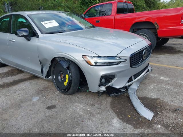 7JRL12TLXRG299451 Volvo S60 B5 Plus Dark Theme