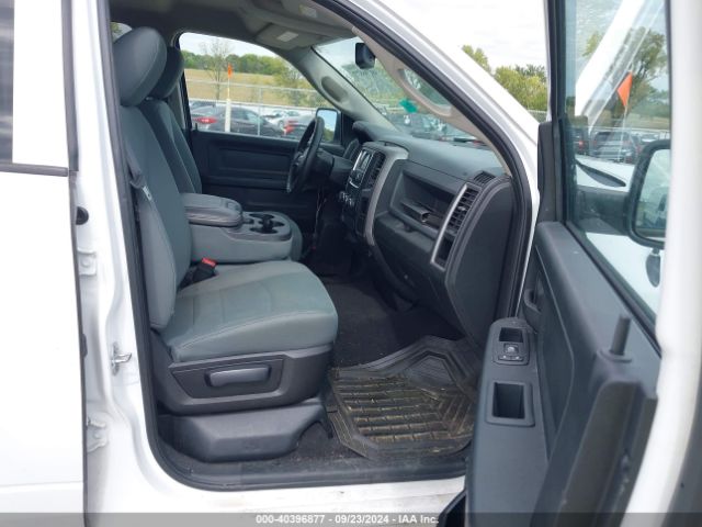 1C6RR7FT5HS705309 RAM 1500 Tradesman Quad Cab 4x4 6'4 Box