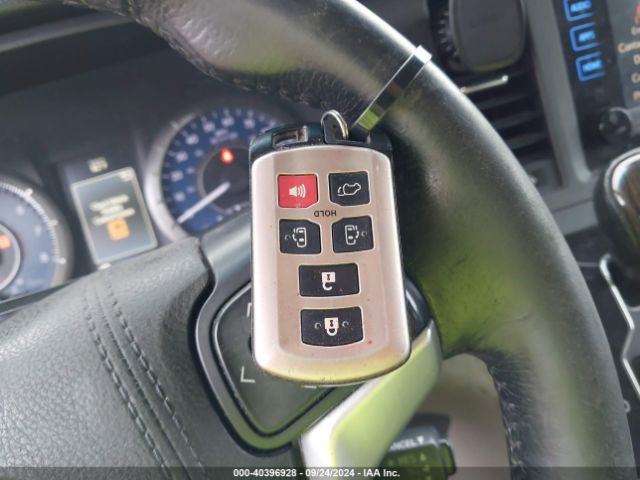 5TDYK3DC4FS614557 Toyota Sienna Xle 8 Passenger