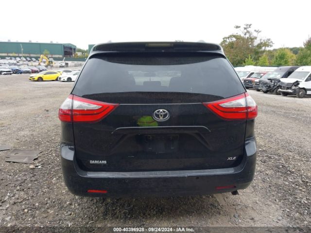 5TDYK3DC4FS614557 Toyota Sienna Xle 8 Passenger
