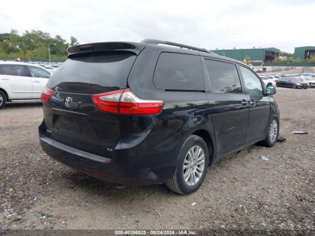 5TDYK3DC4FS614557 Toyota Sienna Xle 8 Passenger