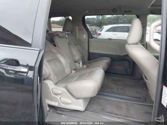 5TDYK3DC4FS614557 Toyota Sienna Xle 8 Passenger