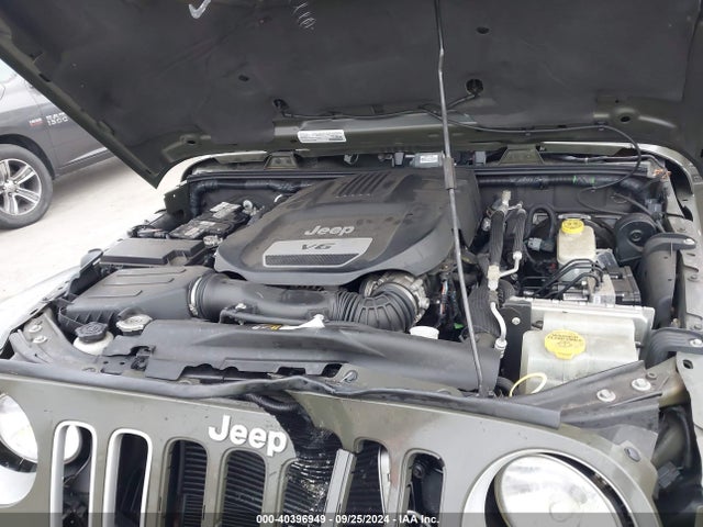 1C4HJWEG4GL166295 Jeep Wrangler Unlimited Sahara