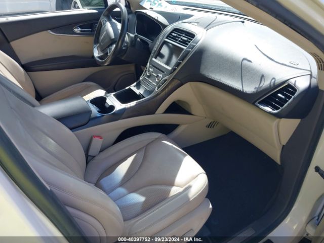 2LMPJ6K97KBL26017 Lincoln Nautilus Select