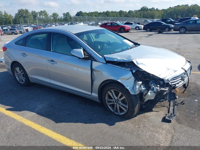 Hyundai SONATA SE 2015 5NPE24AF4FH228489 Image 1