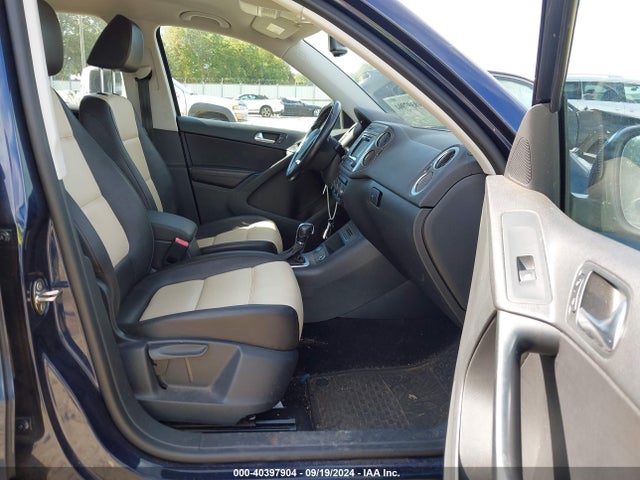 WVGAV7AX8GW590526 Volkswagen TIGUAN S