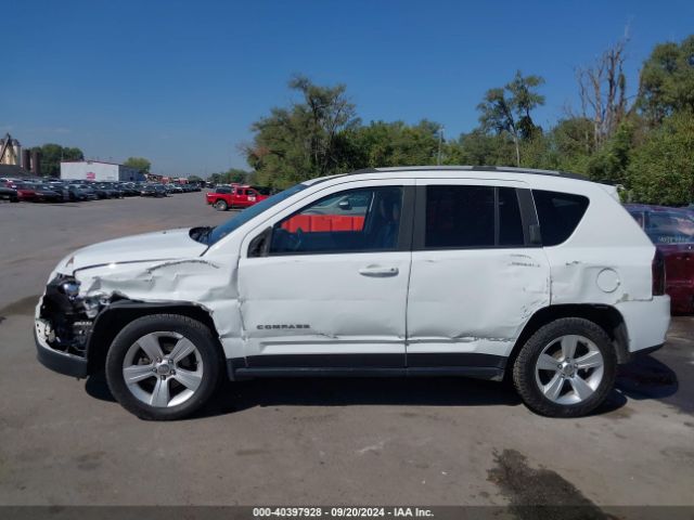 1C4NJCEB3GD704873 Jeep Compass Latitude