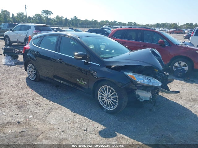 2014 1FADP3R49EL341803 main image