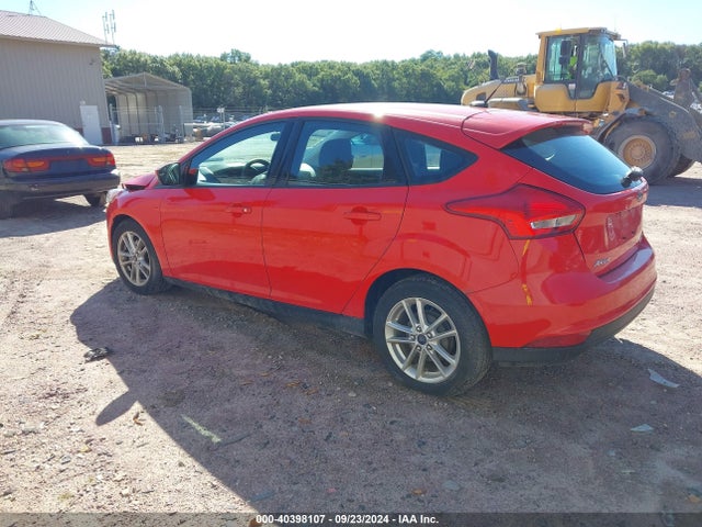 Ford FOCUS SE 2015 1FADP3K22FL301623 Image 3