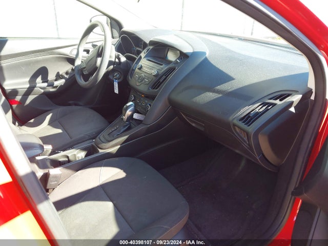Ford FOCUS SE 2015 1FADP3K22FL301623 Image 5