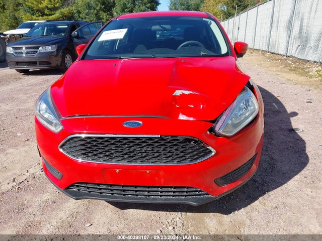Ford FOCUS SE 2015 1FADP3K22FL301623 Image 6