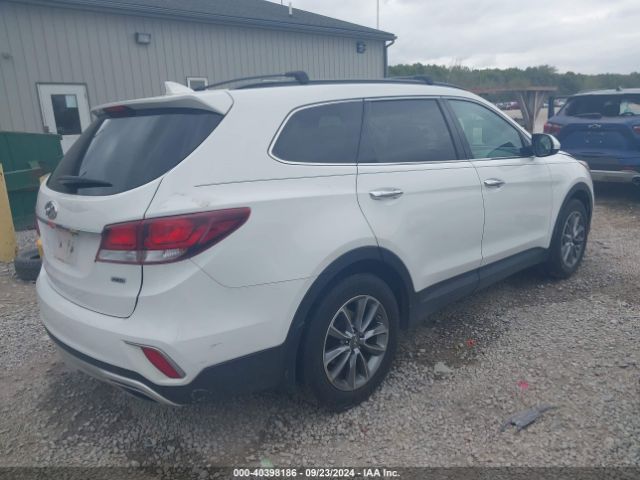 KM8SMDHFXHU223014 Hyundai Santa Fe Se