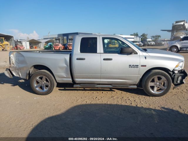 1C6RR6FT7JS216863 RAM 1500 Express Quad Cab 4x2 6'4 Box