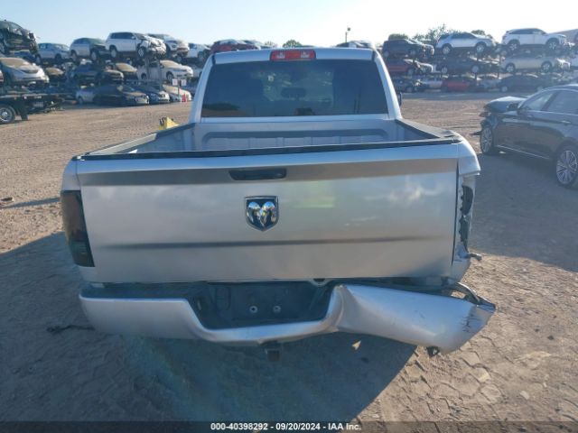 1C6RR6FT7JS216863 RAM 1500 Express Quad Cab 4x2 6'4 Box