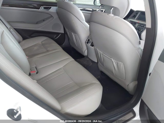 Hyundai Genesis 3.8 2016 KMHGN4JE2GU121256 Image 8