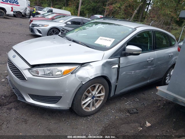 Ford FOCUS SE 2015 1FADP3K24FL381281 Image 2