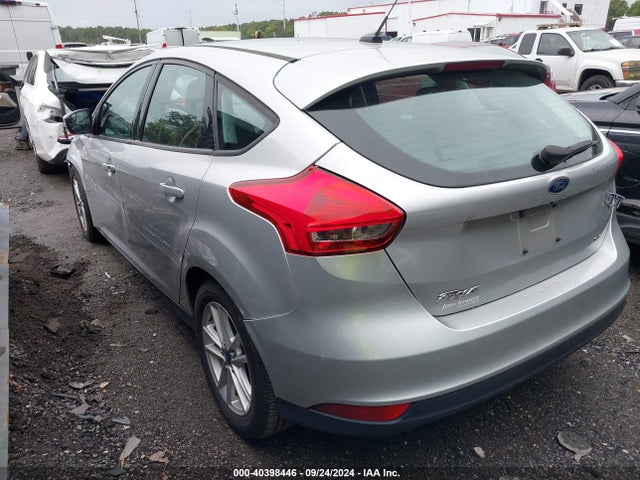 Ford FOCUS SE 2015 1FADP3K24FL381281 Image 3