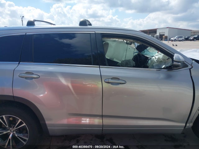 Toyota Highlander Xle V6 2016 5TDKKRFH3GS506630 Image 12