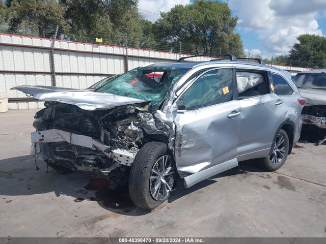Toyota Highlander Xle V6 2016 5TDKKRFH3GS506630 Image 2
