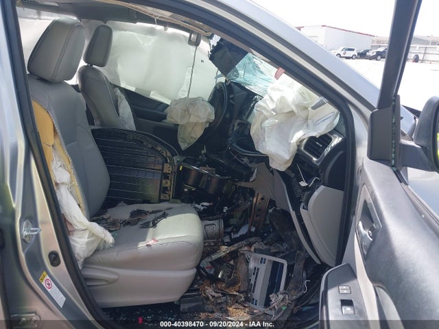 Toyota Highlander Xle V6 2016 5TDKKRFH3GS506630 Image 5